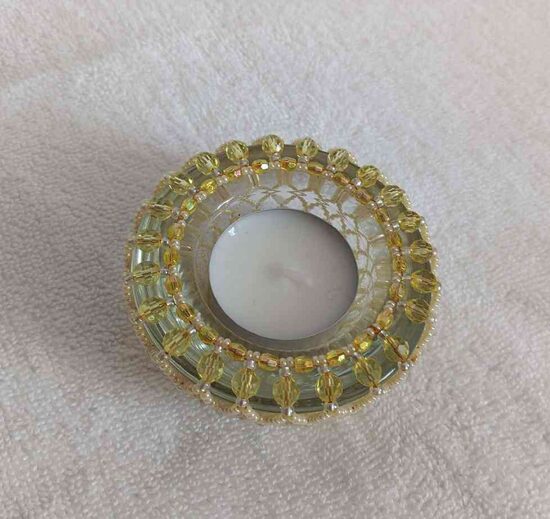 Svícen na čajovou svíčku