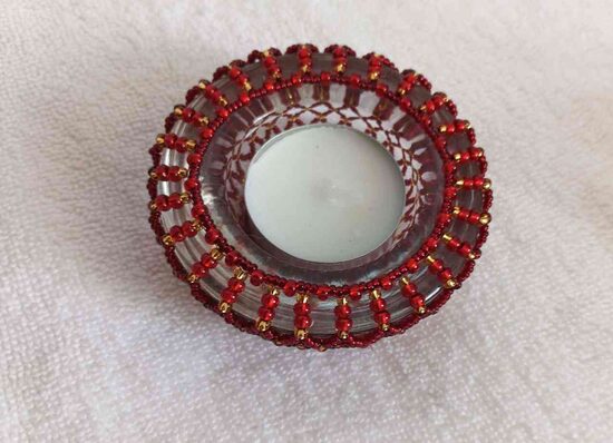 Svícen na čajovou svíčku